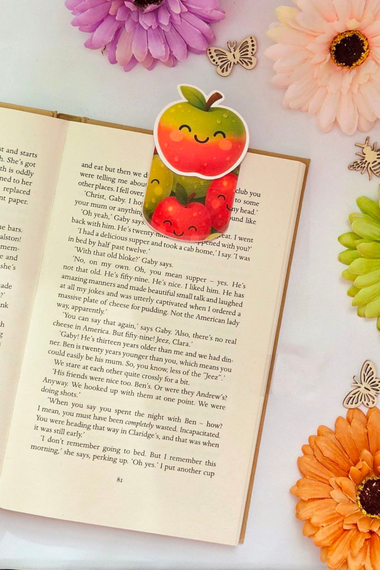 Apple Magnetic Bookmark